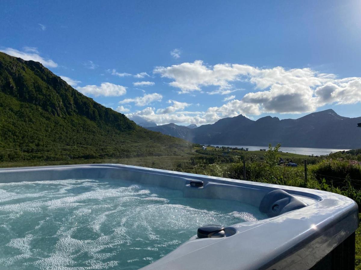 Villa Med Jacuzzi Og Nydelig Utsikt Gravdal  Εξωτερικό φωτογραφία
